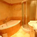 Susa Prague