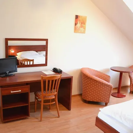 Susa Aparthotel 3*