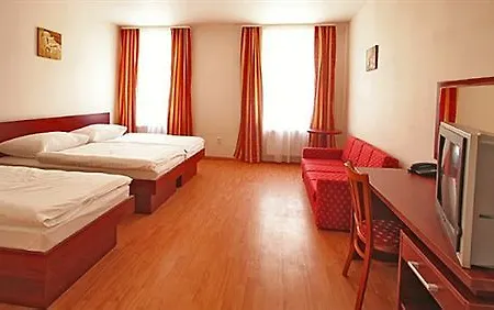 Susa Apartahotel 3*