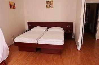 Susa 3* Praag