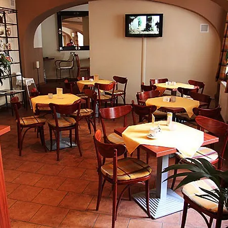 Susa 3* Praag