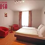 Susa Apartahotel 3*