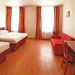 Susa Apartahotel 3*